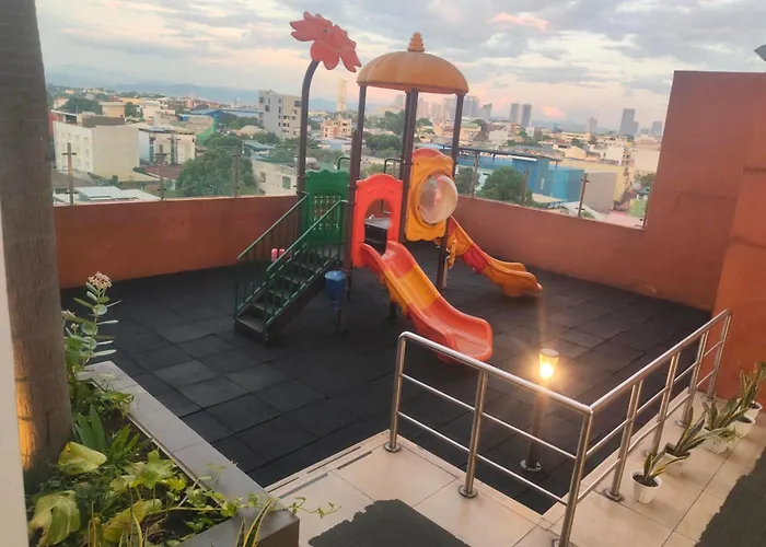 Отель Babestaycation Манила
